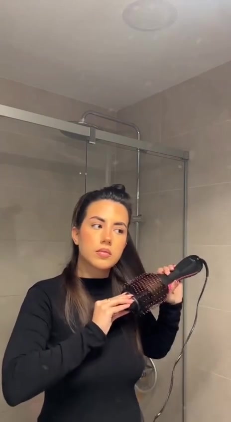 مجففه شعر متوفر حاليا يوجد توصيل لجميع محافظات العراق لطلبات و الحجز عبر الوتساب ***********
