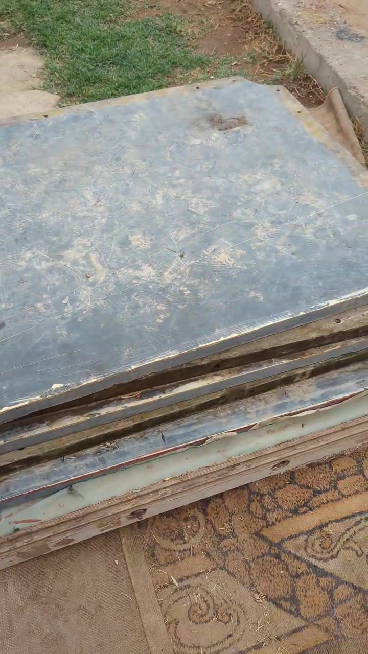 بليارد • مستخدمة • مكلف