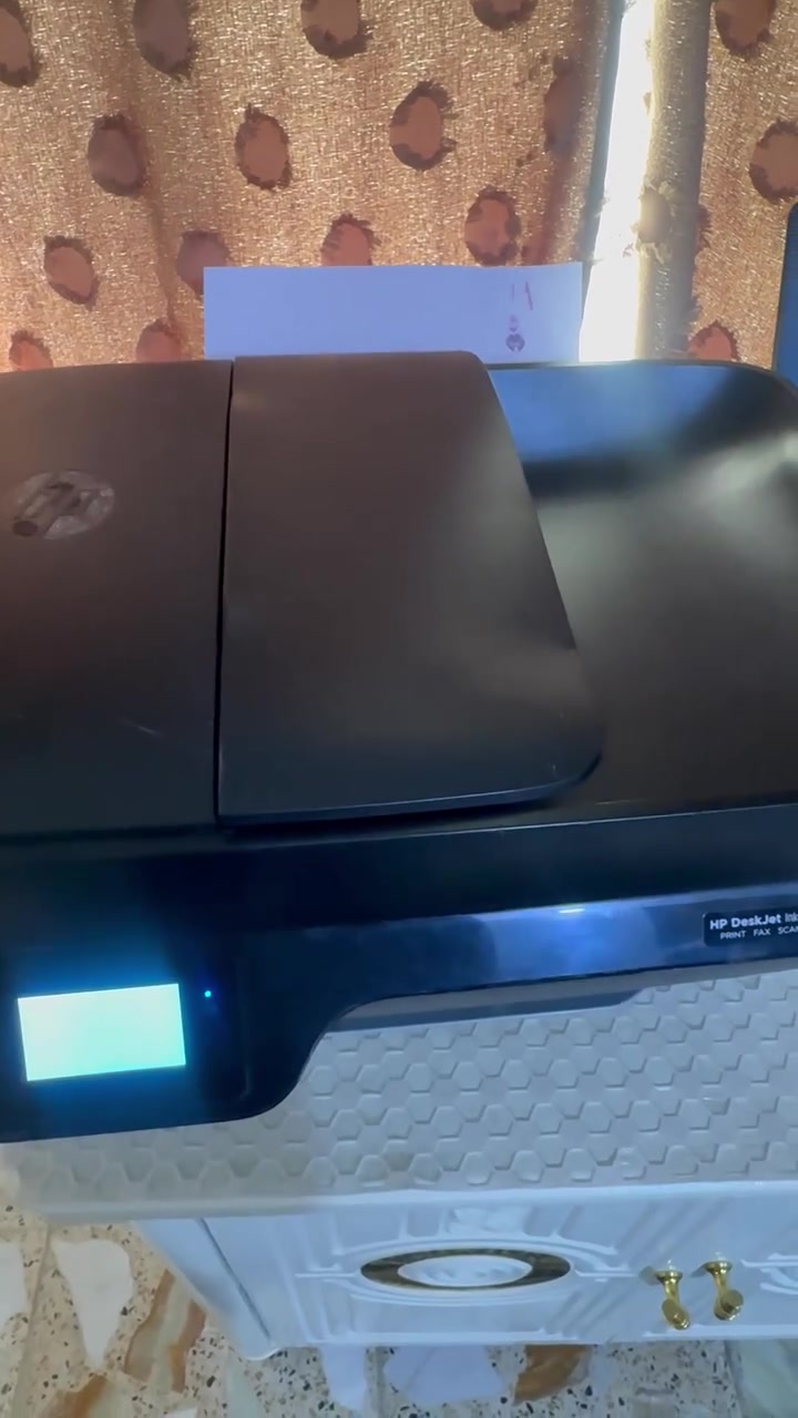 السلام عليكم طابعه نضيفه hp  نضيفه شغاله شرط الفحص بسعر مناسب جدا مكان البيع بغداد فقط   للاستفسار اكثر اتصل على الرقم ***********

