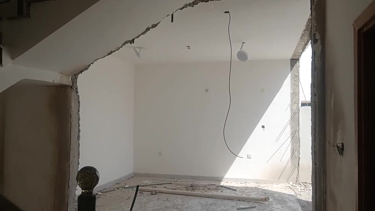 تحويل الغرفه الى صاله وبناء غرفه  ومنور بالحديقة الخلفيه
جار العمل مربع الخامس 
مقاولات السبطين 
***********
