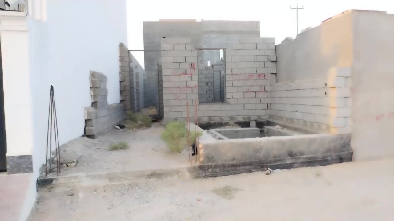 هيكل للبيع بسعر 30 مليون ويرهم بل اقساط يدفع ٢٠والباقي قسط في الرمادي الزراعة الثاني خلف السكة .

المساحة الكلية 150 متر.

جنس العقار طابو زراعي سند 25 فسفوري.

شارع 9 متر 

كافة الخدمات متوفره من ماء وكهرباء وطنية و مولد 

منطقة سكنية متكاملة.

السعر 30 مليون .

يحتوي على استقبال و وصالة و مطبخ و غرفة نوم و مجموعة صحيات داخلية وخارجية و مناور عدد 2 و كراج .

***********
