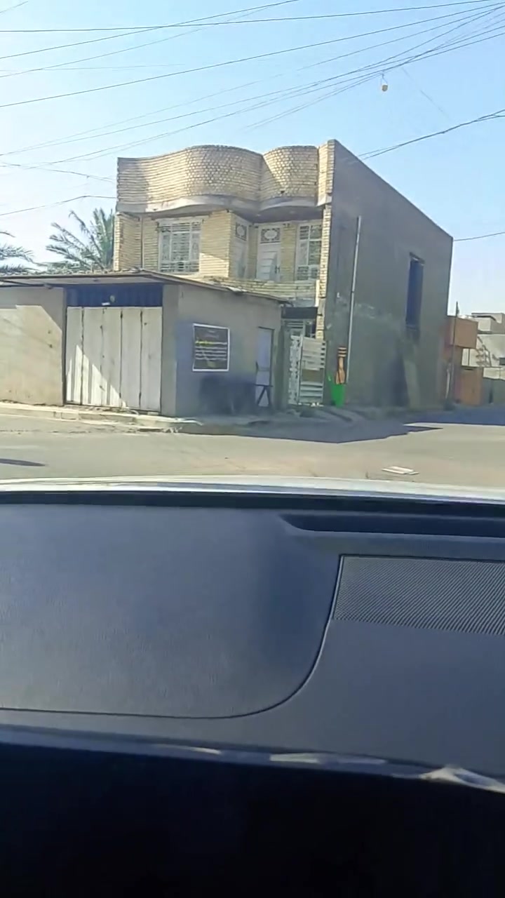قطعه 100 متر سند 25 كافه الخدمات متوفره  الواجهه 4 وربع والنزال 24 بكاع حجي رمضان بشارع ابو غسان العامري السعر 27 مليون وبيها مجال شي بسيط للاستفسار ***********

