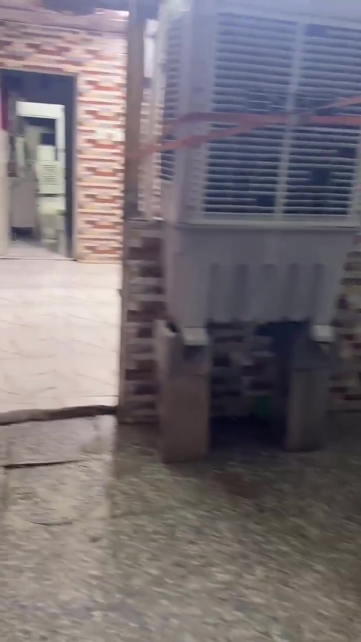 السلام عليكم بيت للبيع مساحه 100قطاع صفر حي الصدرين مدخل بيت كراج استقبال صاله وغرفه نوم مثل ما موضح بالصورة السعرب50 وبي مجال لاستفسار رقم الهاتف ***********
