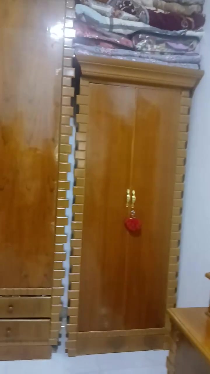 اللبيع مكاني زين القوس السعر ٩٠٠وبيهه مجال
***********
