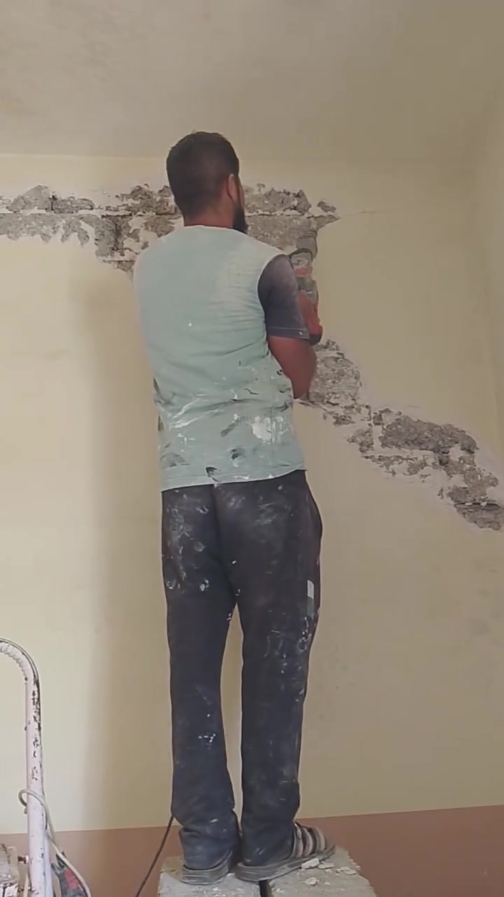 تمت المعالجه احد المنازل في قرية الشبالي 
زرع شياش حديد في داخل التشقاقات

تم معالجة /تشققات 
(كما موضح لكم في الفيديو)
العنوان : القياره 
الهاتف :  - ***********
مراسلة: الصفحه
