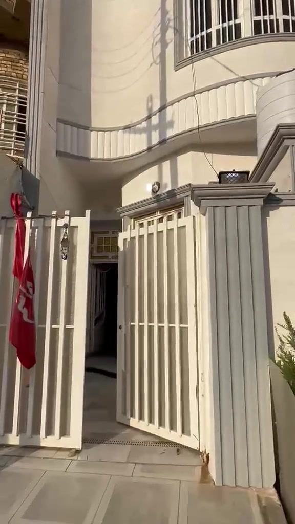 🏠 بيت للبيع – حي الجامعة

📍 حي الجامعة – نهاية السايدين
📐 المساحة: 100 متر
🏗️ بناء حديث – طابقين
💰 السعر: 160 مليون

🔹 الطابق الأرضي:
• صالة
• مطبخ
• استقبال
• غرفة
• صحيات
• ساحة

🔹 الطابق الثاني:
• غرفتين
• صالة
• حمام

📞 للاستفسار والتفاصيل:
***********
***********

@الجميع
