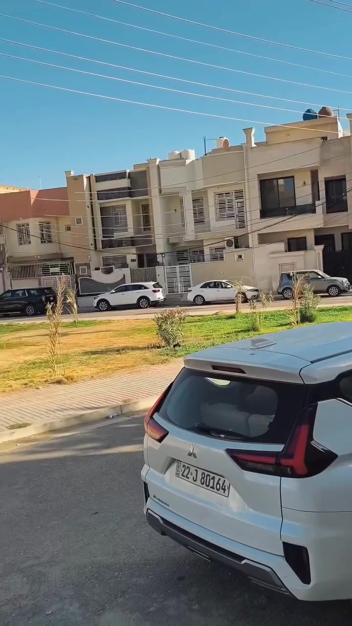 السلام عليكم
دار للبيع المساحه 200 متر واجهه 10 نزال 20 طابقين يحتوي الطابق الأول إستقبال وصاله وغرف نوم 2 مطبخ صحيات 2 الطابق الثاني غرف نوم 2 صحيات حي التحدي قرب تقاطع السفراء الدار يطل على حديقه للاستفسار الاتصال على الرقم ***********
