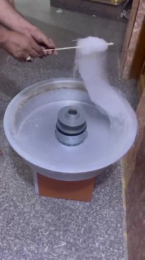 سلام عليكم مكينه شعر بنات للبيع  جديده مستخدمه سبوع واحد مكان كماليه رقم هاتف متواجد واتساب ***********
