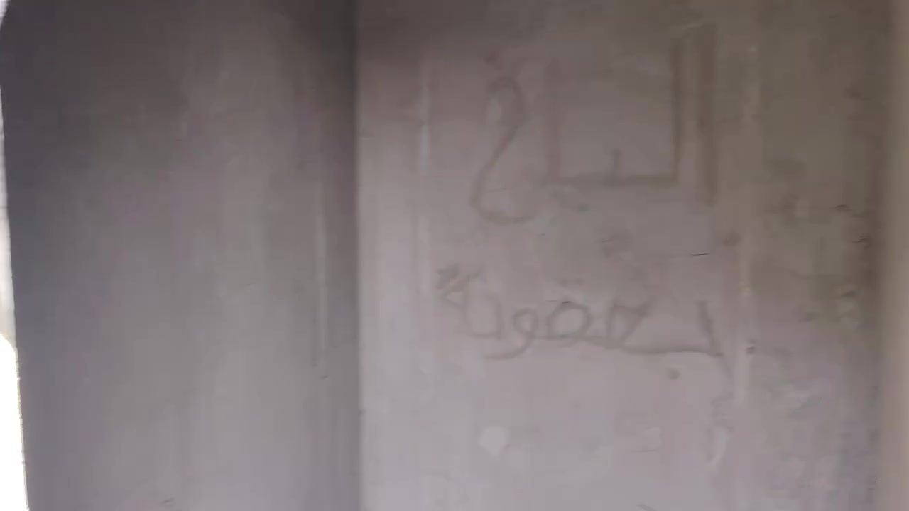 ماشاء الله
شغلنة داخل ديالى 
لبخ طرطش عالطابوك ولبلوك 
لبخ عادي بدون طرطش
لبخ مصاطر گبان سقل ليزر 
لبخ تشطيب مصاطر فقط مال الواح ليزر 
وتصفير ارضيات هم مال الواح ليزر 
وصبغ 
لباخ بعقوبة *********** اتصال و واتساب
