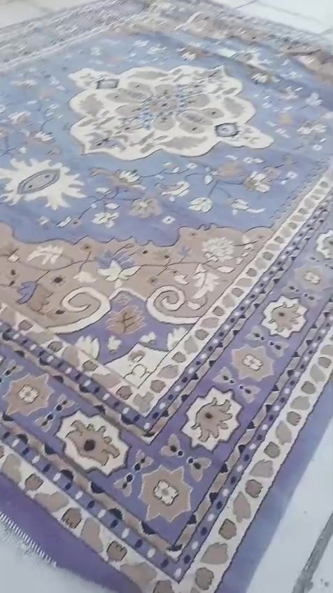 سلام عليكم كاربت وزوالي للبيع مكاني ديوانية 
السعر ..50وبيهن مجال 
الاتصال على الرقم ***********
