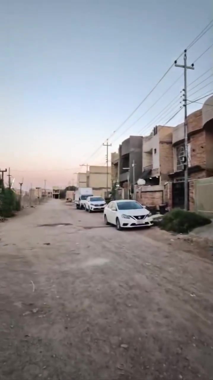 السلام عليكم
دار للبيع مساحه 100
بناء 2026
البيت مدخل واحد
كراج 
استقبال
مطبخ حار مطبخ بارد
صحيات
غرفة نوم
النقص بيتونه والبياض
الثعالبه مربع ٧٠٠٠
ماء ومجاري وكهرباء 
رقم القطعه 7702 مقابيل الخدمات
السعر 103
المعامله على القديم مفتوح بيه بيان
الاستفسار الاتصال ***********
