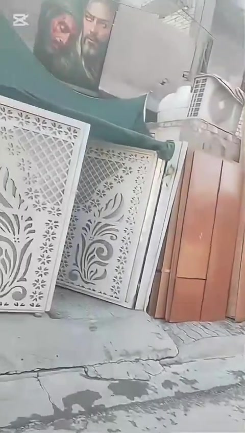 بيت للبيع قاط ونص
مساحة ١٠٠متر
٥ متر  الواجهة 
٢٠ متر النزال
السعر ٧٥ مليون 
العنوان الكمالية البستان 
الاتصال على الرقم 
***********
