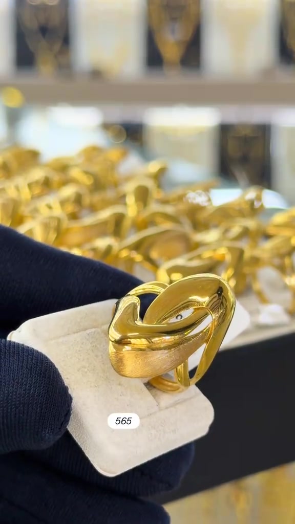 قطع إيطالية • جمال القطع • إكسسوار