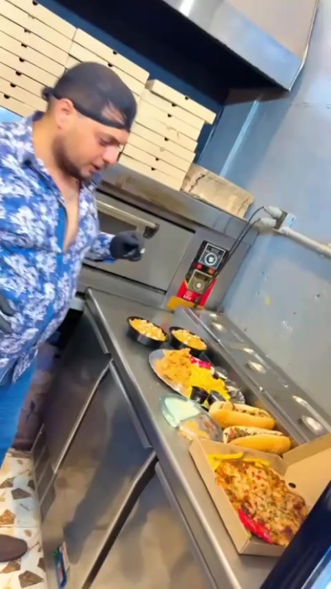 🔥🔥 عرض ريزو وصل17الف بس 🔥🔥

إذا السفرة تريدها عامرة والطعم يرضي الكل 😋
هذا العرض معمول إلكم 👌

🍕 بيتزا
🌯 شاورما لحم
🌯 شاورما دجاج
🍗 صينية كنتاكي ٣ قطع
🍗 ريزو عدد ٢
🥗 ماعون مقبلات

يعني عرض واحد… وكلشي تحبه موجود 😍🔥

📍 الصويرة – شارع الكازينوهات
📞 للطلب: ‎***********

📲 اطلبها وخلي اللمة علينا ❤️🔥
