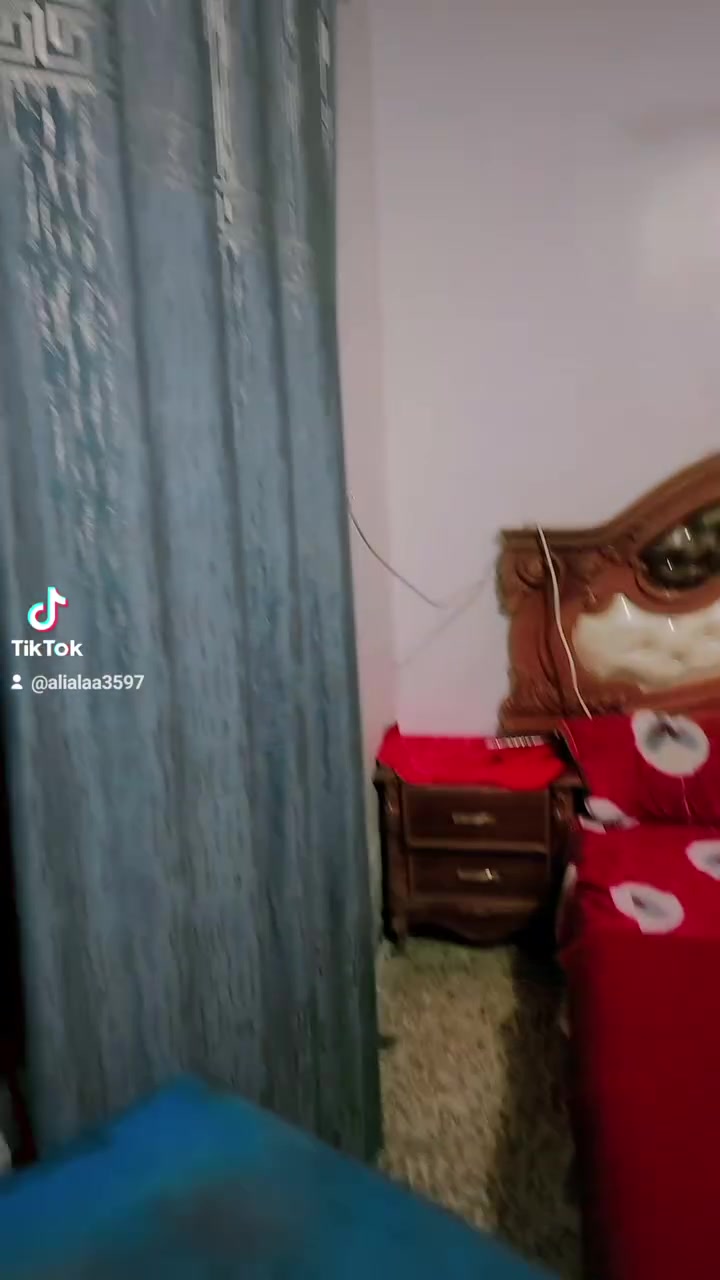 بيت تجاوز ١٥٠م جدا نظيف ٤نوم واستقبال وصاله ومطبخين واحد فوك واحد جوه رقم ***********ابو كرار

