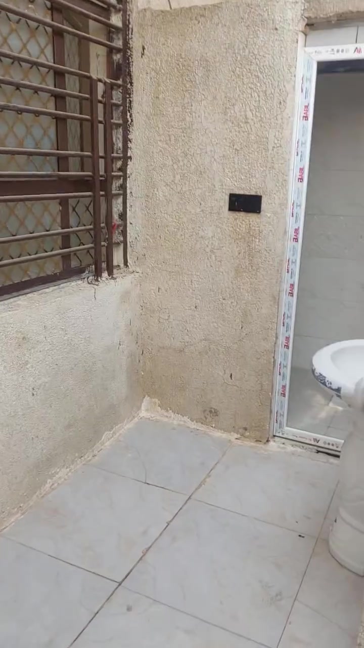 السلام عليكم
اخواني رجاء ماسنجر واتساب مااجاوب 
دار للايجار ب ٣٠٠ الف 
للاتصال مكتب علي القريشي
***********
