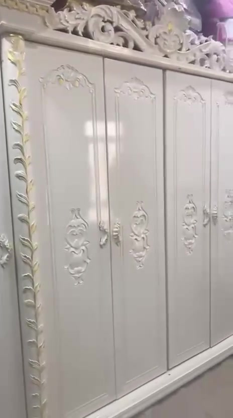 غرفة خشب كويتي ثقيل مستعمل نظيف مصبوغة السعر  مليون ٢٥٠ الف وبيها مجال  للتواصل على الواتس أب ***********
