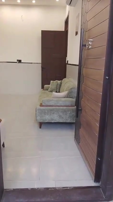 بيت زراعي طابو سند 25 قرار محكمة على محكمة الزهور مساحه 100 الواجهه 5 نزال 20 طابق واحد درج خارجي
صار 3 اشهر من كمل بناء ارض بورسلين رفت 50 سنتيم بناء طابوك باب الصاله قاصه شبابيك تركي سلايت البيت مع كامل اثاثه او بدون الاثاث جديد وحديث مطبخ اكوارتز طبيعي 5 مترات ثلاجه سبالت عدد 2انفيرتر تحكم غرفه نوم 8 ابواب الكنتور تخم مودرن طباخ حار وبارد غساله اوتماتيك كل الاثاث جديد ويه البيت رافع فولتيه حمايه للبيت كله اثاث غرفه نوم مقعدين سعر البيت مع الاثاث 65 بدون اثاث 60 ملاحضه الاثاث سعره 8 ملاين ولكن تخفيض هذا
وحل لتخفيف العمله والمناقشه للاستفسار الاتصال على الرقم ***********
