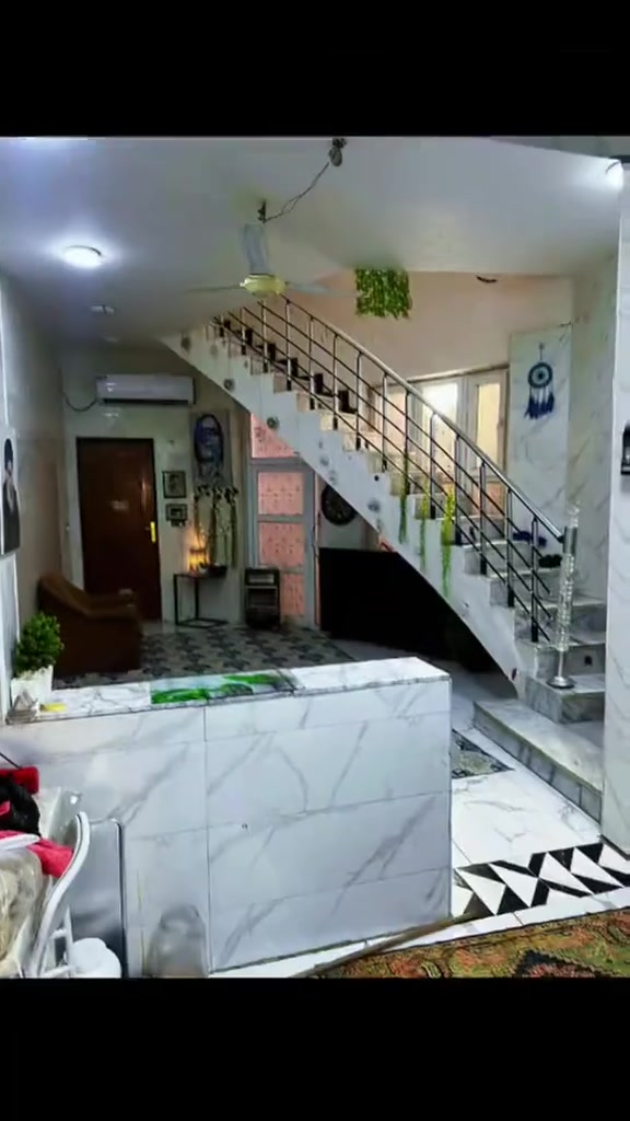 دار للبيع حي المعلمين المساحة ١٠٠ متر واجها خمسه متر و نزال ٢٠ مطلوب إسكان ٣٠ مليون تسديد بالشهر ١٧٧ ألف باقي التفاصيل اتصل ***********
