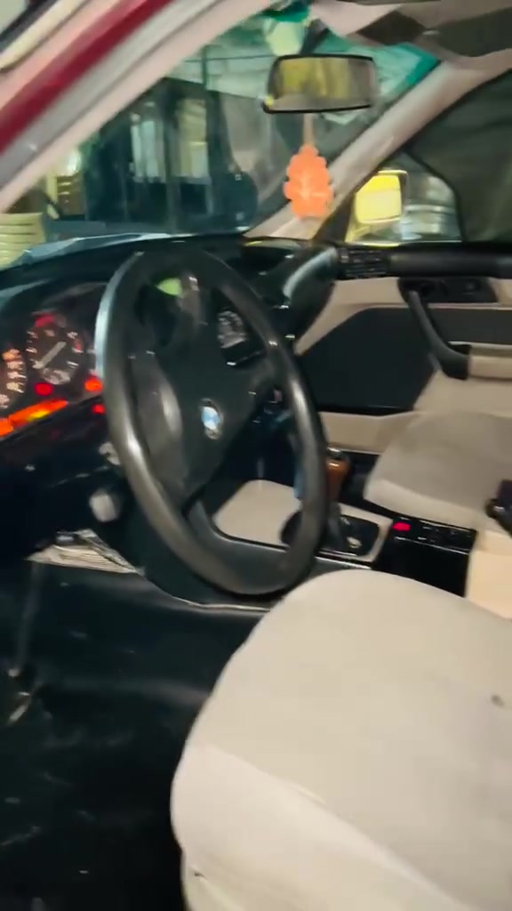 سلام عليكم BMWموديل 1991رقم اربيل لون عنابي سنويه لل 2031بسمي سياره مكفوله من ضربه مكينه مسكر عدل 
صدر امامي خلفي جديد تخم تاير بيها منضومه غاز غرفتها نضيفه سياره خير من الله كدام لعين نقصها غاز تبريد للبيع ب59وبيها مجال قليل  اتصال ☎️ ***********
