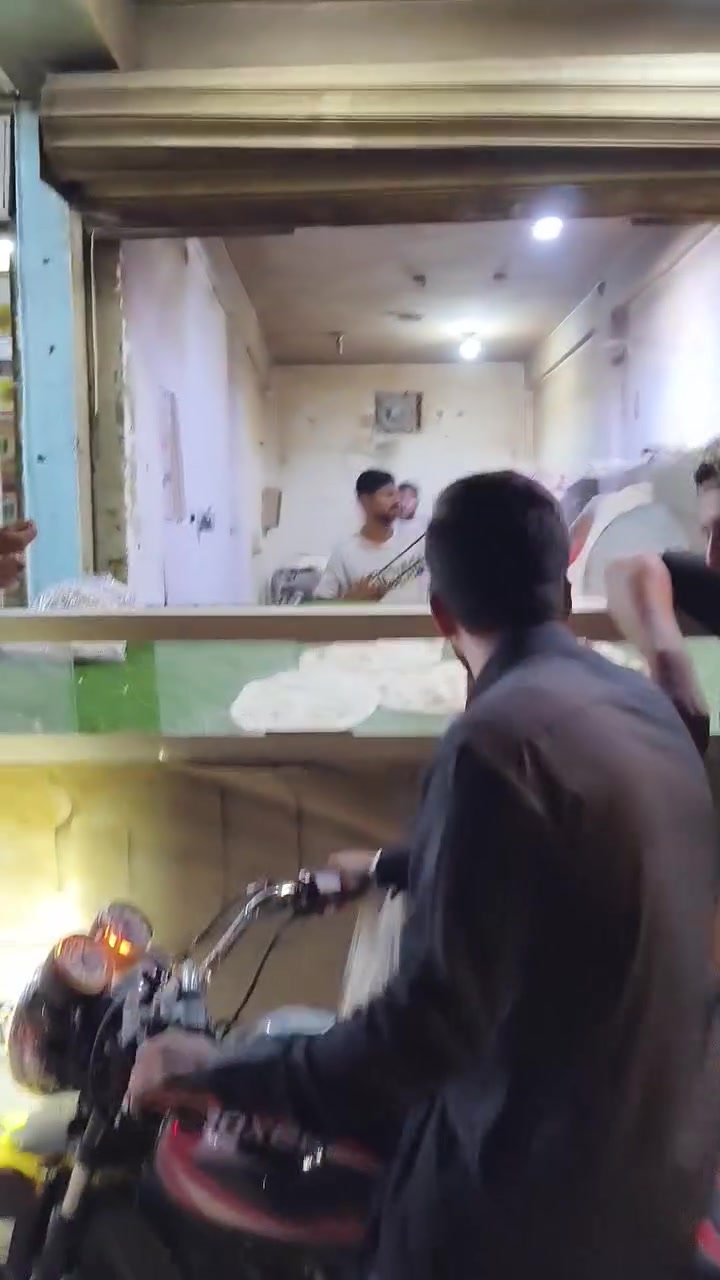 سلام عليكم مخبز للبيع يخبز 2000 مكان بابل الستفسار عل هذه رقم ***********
