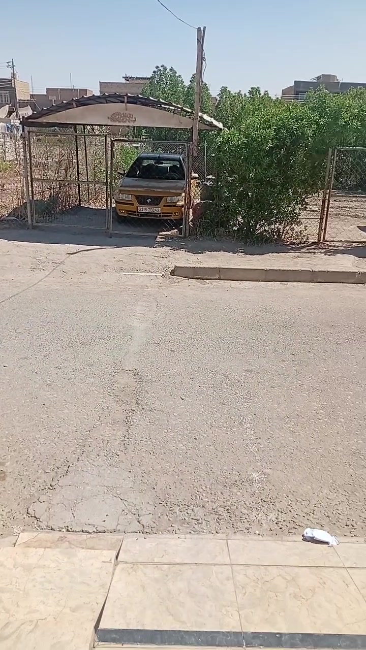بيت للبيع مساحه 200 متر منطقه الجمعيات نهايه شارع عشرين قرب سنتر شاهين مطلوب اسكان 28 مقابل ساحه مقابيله حديقه 200 متر السعر اتصل على رقم ***********
