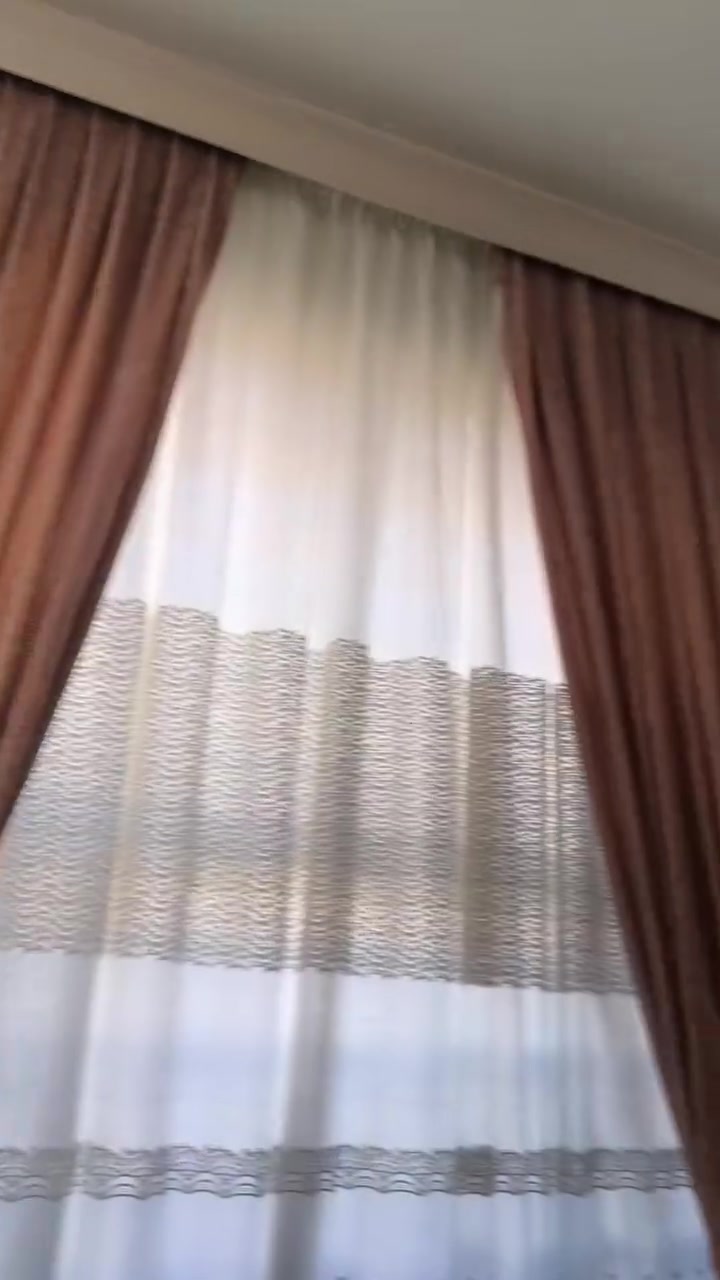 بيت طابوا صرف للبيع مساحه 300مترطابقين شغل درجى أولى حي الحسين قريب على البانزيخانه يم المصتوصف مطلوب اسكان للاستفسار الاتصال على الرقم ***********

