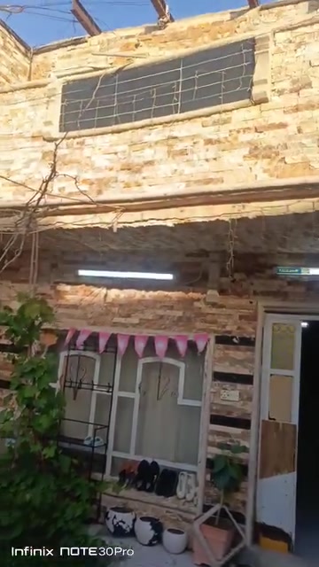 شعب البساتين • ١٠٠م • طابق ونص
