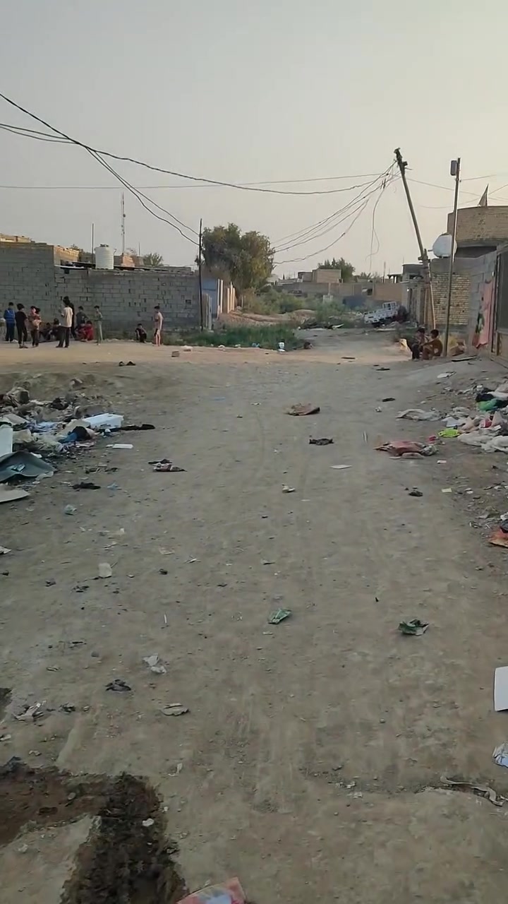 السلام عليكم
قطعه ارض للبيع مساحته 200 متر زراعي 
الموقع البيكات قرب الشارع الرئيسي 
خدمات ماي ومجاري وكهرباء 
السعر 30 مليون وبيه مجال 
الاستفسار الاتصال على الرقم 
***********

