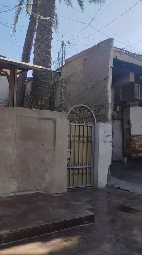 البيت للبيع مستعجلين 
487 متر موقع كلش راقي
العنوان بغداد شارع فلسطين قرب تقاطع صخره 
تفاصيل اكثر إتصال برقم 
***********
