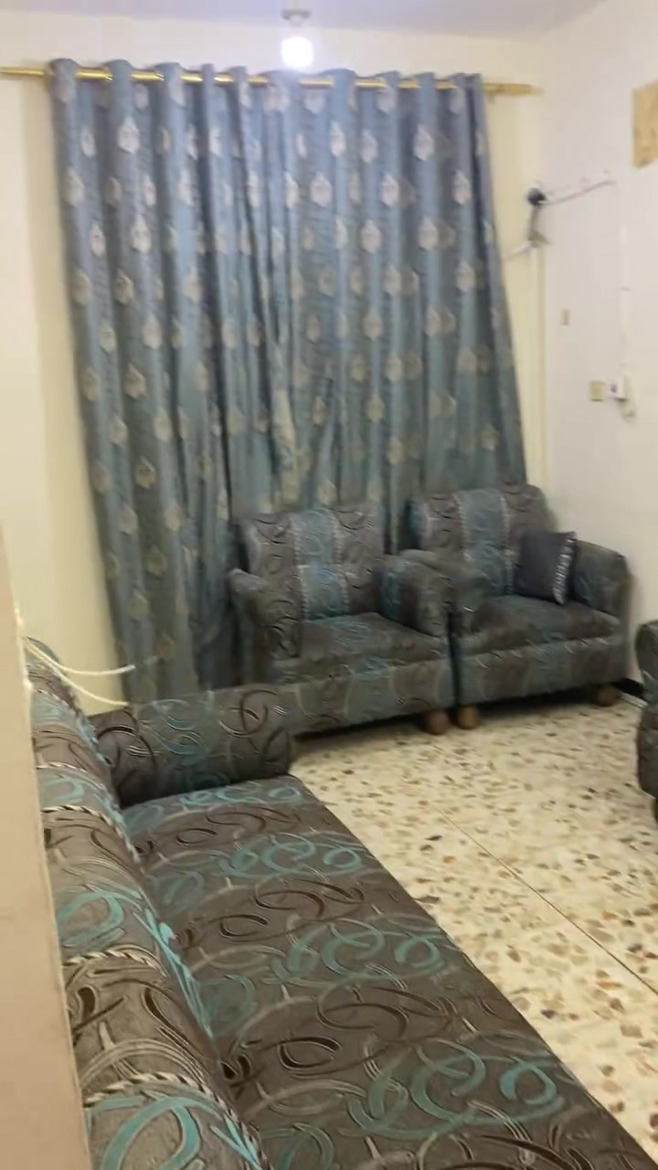 بيت للايجار مساحه ١٠٠ متر ارضي  غرفتين وصاله نزال خزعل  للاستفسار الاتصال عل رقم ***********
