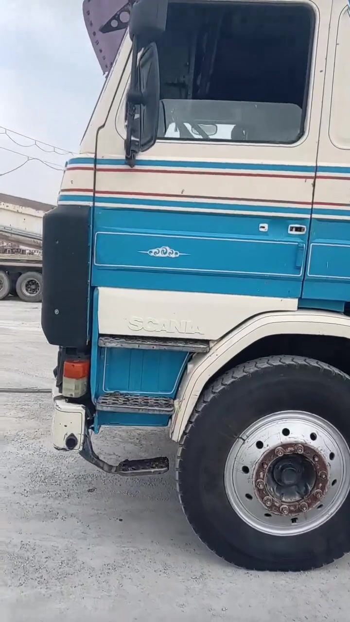 *********** *********** سكانيه للبيع ١٣ مكينه ٨٨ زرقاء كير ٥/٥ مجموعه ٨٢
