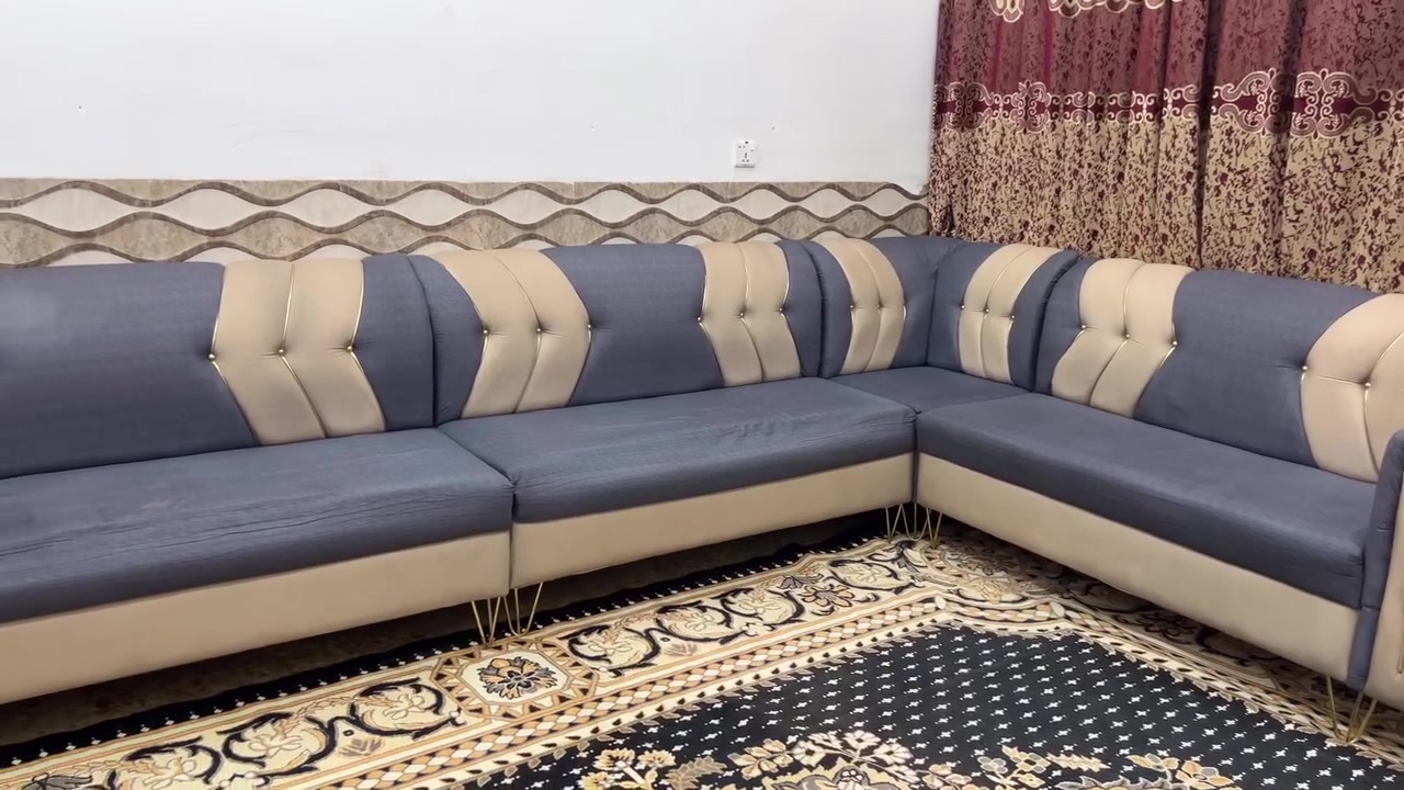 ديوان • كنب • للبيع