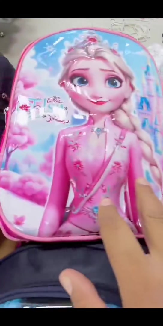 ياالله وصل وصل الجمااااال المنتظر😍 
بسعر تفليييش والمفاجئه التوصيل مجاني لكل العراق
حقيبه مدرسي وجه عظم جداً لماع / الدرزن يجيك مشكل ولادي وبناتي بدون تحديد طبعه
تلبس من الاول للرابع خامس تقريبا
القياسات مكتوبه على صور
بضاعه درجه اولئ وع الفحص 
سعر الدرزن 60 الف/ يعني تطلع عليك القطعه ب 5 الاف
واصل لباب محلك
للحجز والاستفسار مراسلة الصفحه
او مراسله واتساب ***********
