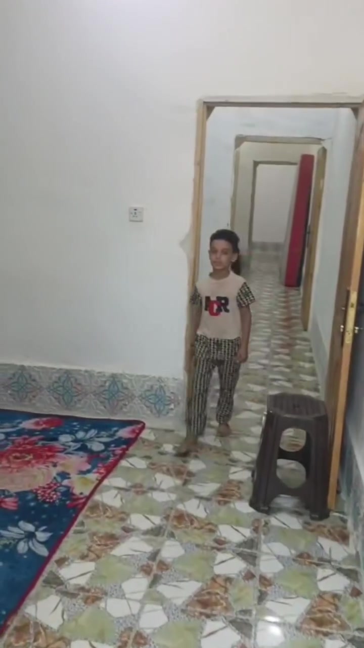 السلام عليكم بيت للبيع 100 متر 50 + 20 والله بخير مناسب المحكمه سنه 25 العنوان الطريج يمن كافه الخدمات مدارس مستوصف يبعد عن التبليط 10 امتار***********
