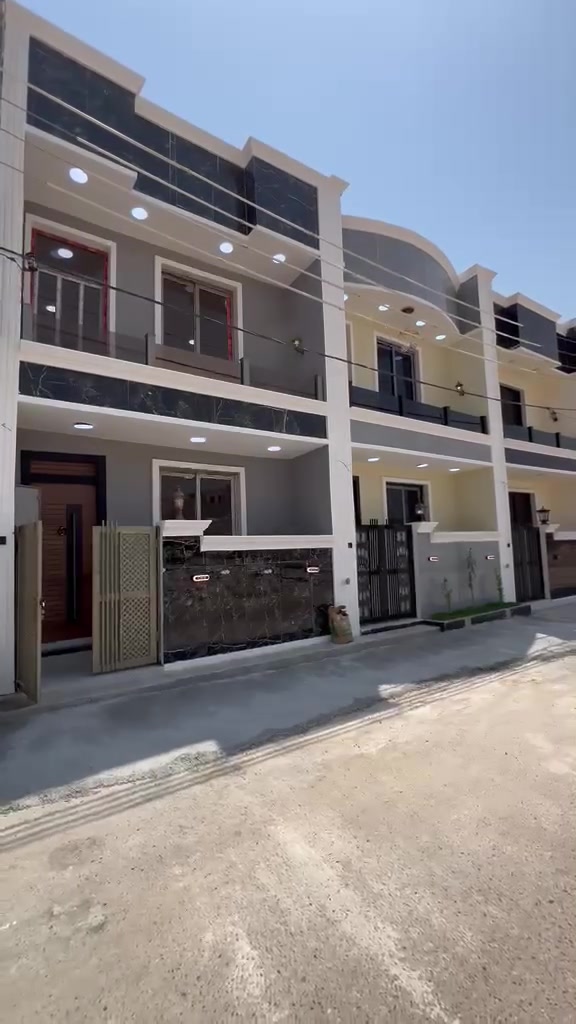دار للبيع مودرن – فرصة استثمار وسكن بنفس الوقت 🔥

🏠 دار مرتب وجاهز ضمن موقع مميز

📐 المساحة: 50 متر

📏 واجهة عريضة: 5 م

📐 نزال: 10 م

📄 : طابو زراعي سند 25

📝 تنازل شركة + إقرار محكمة (أمان تام)

📍 الموقع الذهبي:

بغداد – الدورة – البوعيثة 

قريب من الخدمات والأسواق، مناسب للعائلة أو للاستثمار

🛏 تفاصيل الدار:

✔️2 غرف نوم

✔️صالة واسعة

✔️استقبال أنيق

✔️مطبخ عملي

✔️1 صحيات

💥 السعر منافس ومغري
فقط  🤍ب90 مليون💅
📞 الاتصال للجادين فقط:

***********
***********

 #البعيثة_عرب_جبور #العراق #عقارات #بغداد

