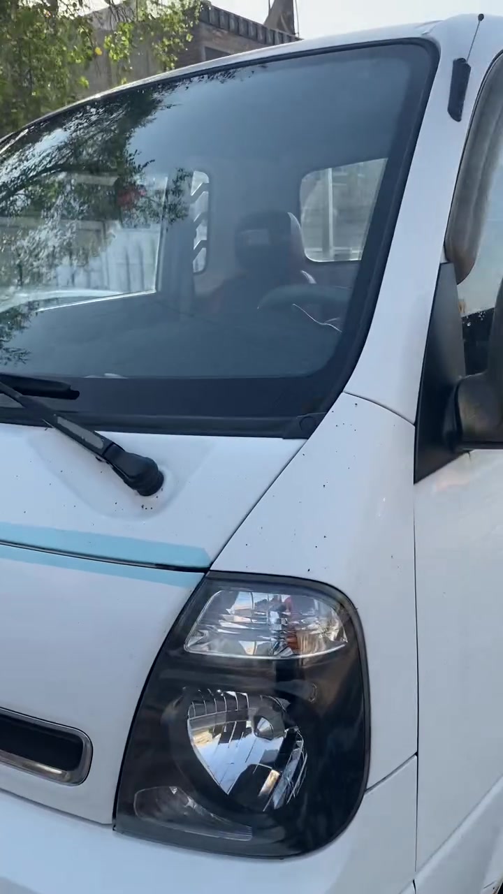 سلام عليكم كيا حمل  موديل ٢٠١٦مفتوح الفين وسبعميه  تخم تايرات جدد وصدرها  جديد وحداديه وشواصي كله كفاله السياره تبريد شغال  مدوشمه  كشرها حلو السعر ١٠٥  مكاني بغداد مدينه الصدر رقمي ***********
