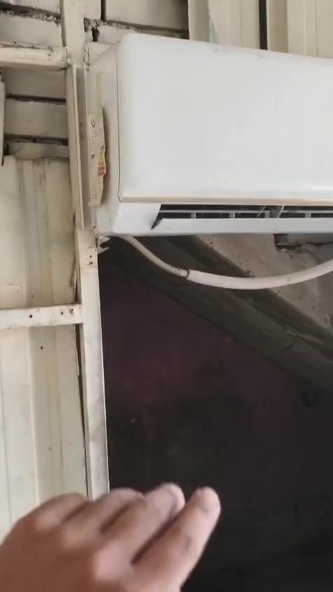 *********** هاذ راقم  صاحب الغراض اني مكلف واسعارهم كلش مناسبه بيه وتساب

نص مكتوب في الصور:
- CAMON 40 Pro 5G 23mm f/1.8 1/1236s ISO50