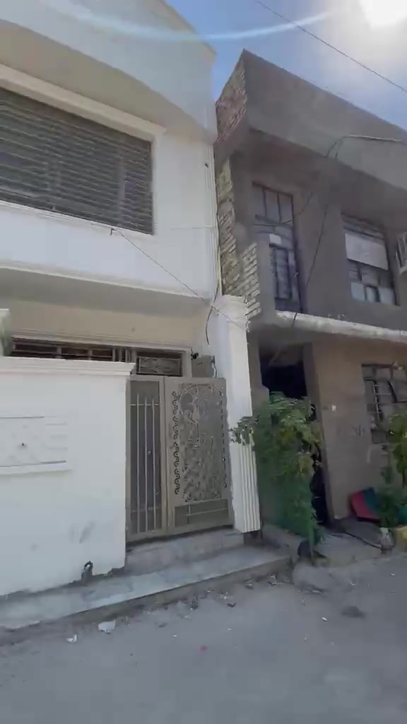 بيت للبيع جديد مودرن مساحته 50متر طابقين يتكون من غرفه صاله مطبخ حمامات اثنين البيت زراعي سند 25 البيت  مودرن جديد السعر الاتصال برقم وبخدمتكم ***********
