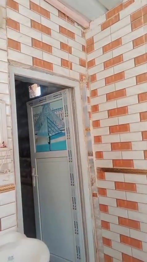 السلام عليكم بيت بحي الرحمه اول شارع يم البوابه مساحته240
اريده رهينه او بيع مستعجل
بي4غرف واستقبال جبير وصاله جبيره
ومطبخ حار وبارد
ومغاسل داخليه و خارجيه
 وساحه بيت 
بيت نضيف
واول شارع يم البوابه بشارع الرسول الأعظم
‏‪***********‬‏ عالخط 

واتساب +964 775 903 1312
