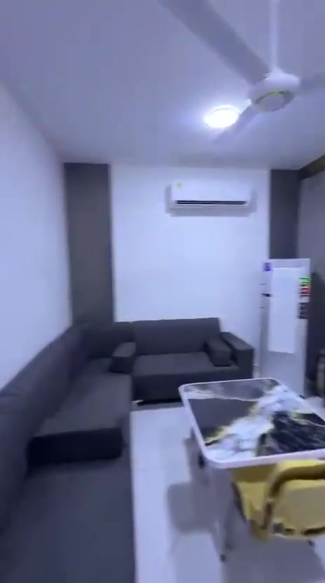 شقه استوديو للايجار في منطقة المنصور
التفاصيل ( صاله - مطبخ - صحيات - غرفه نوم )
مصعد 24 س
800$ شامل نت وكهرباء مودرن
