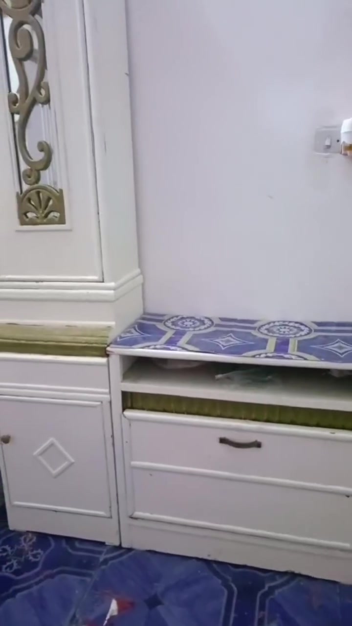 غرفه شغل عراقي البيع لستفسار تصل برقم ور تراسني خاص ***********

