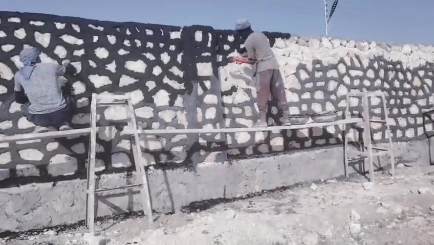 سلام عليكم بناء حجر بسعار مناسبه بناء بيوت زرصف او جملونات وتكحيل وكافت بناء لحجر الستفسار *********** بي واساب ليحب يراسل وتدللون

