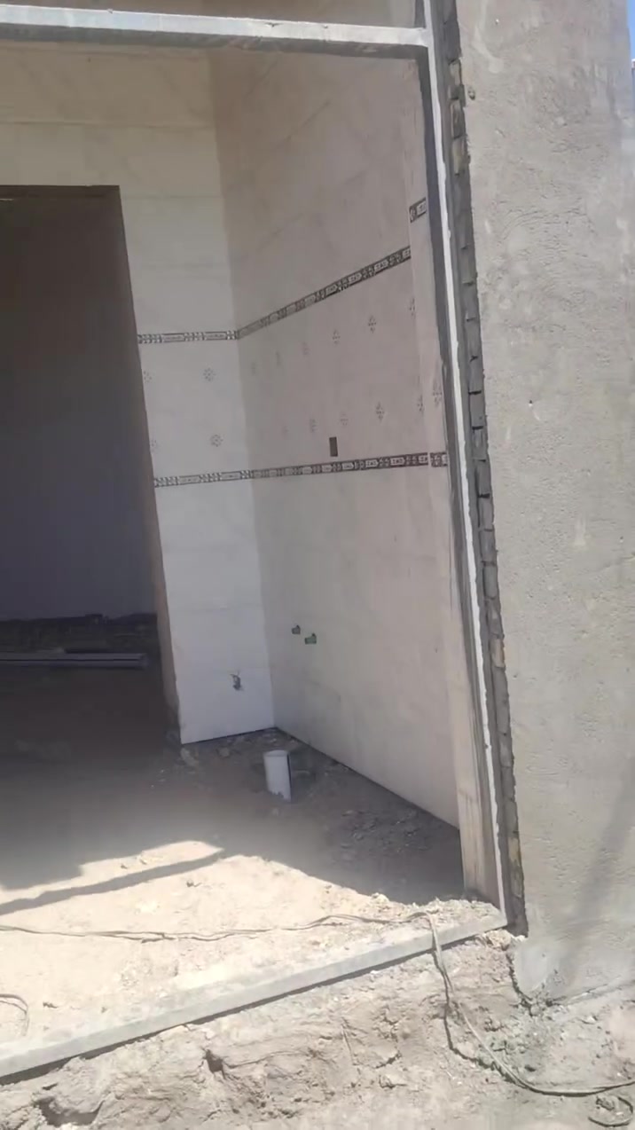 🏢 بيت طابق واحد –للبيع
طابو صرف تحويل مباشر 
رقم قطعة 30431
الشارع 20 متر 
مساحه البناء 240متر 
📍 الموقع:الرمادي 6كيلو قرب المدينة المميزة 
🛏️ التفاصيل: بناء طابوك سنه 2026
• غرفة نوم  2
• دوانيه
.هول   
• صالة 
• مطبخ 
. حديقة 
• صحيات داخليه وخارجيه 
📞 للاستفسار
السعر  90 مليون وبي مجال 
 ***********
