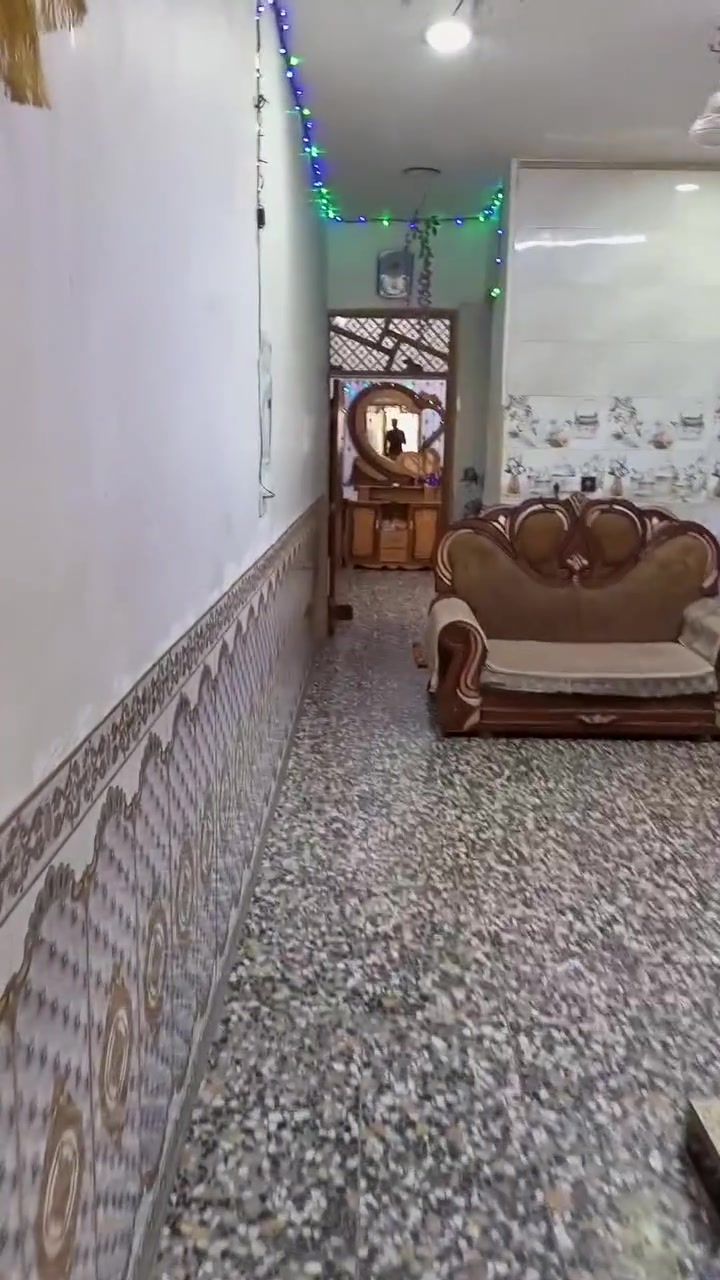 بيت • ١٠٠م • الصحفيين