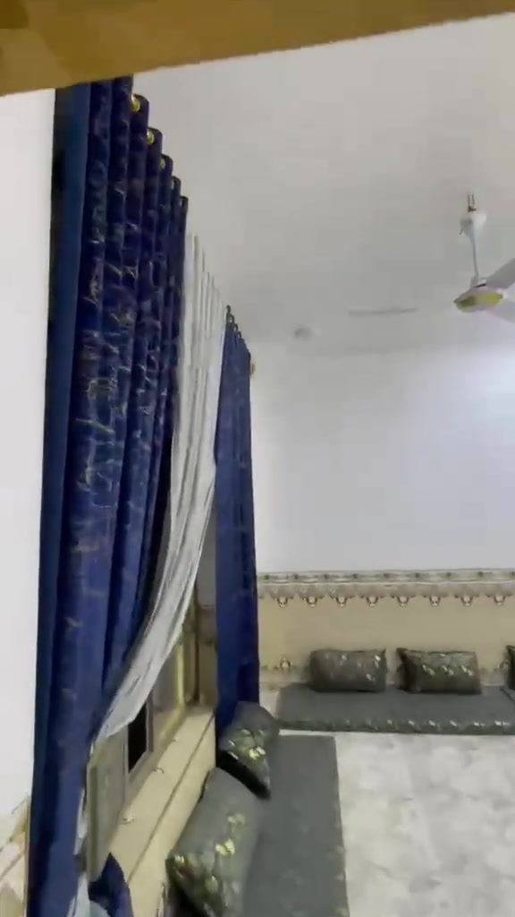 .... السلام عليكم.....
بيت للبيع مساحه 200 متر ركن طابو صرف 
الشراع قرب مجمع اليرموك 
سنة البناء 2023
بناء حجر للطابق الاول 
الطابق الثاني طابوق نقص واجهه فقط
تفاصيل البيت بتصوير 
السعر مناسب جدآ جداً 
للاستفسار ***********
ملاحظه اذا مو شراي لتعلق تعليق سلبي 
شراي تفضل اتصل وعيوني الك
