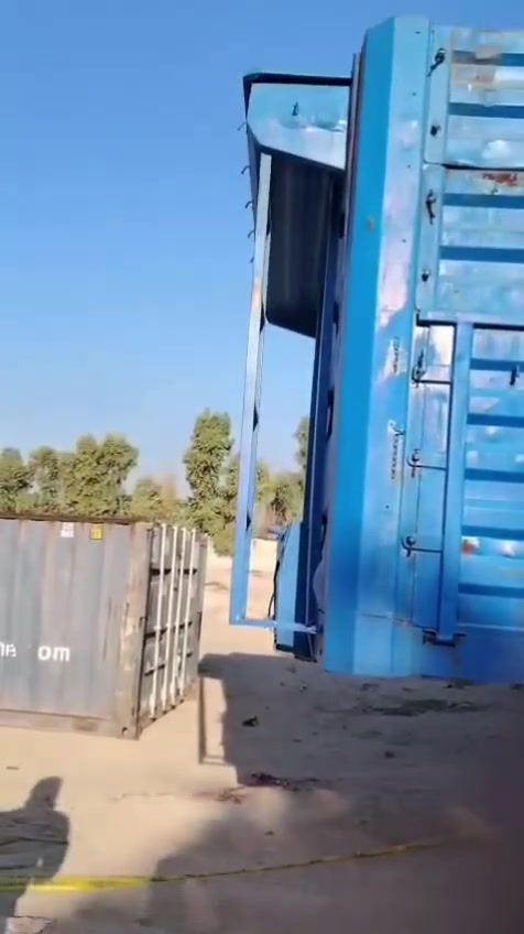 سلام عليكم مكلف بالنشر جناب طولهن 13*60 ارتفاع مع التعلاوات مترين مع باب خلفي جديد سعرهن 25 ورقه وبيهن مجال مكانهن طوز خورماتو مكلف بالنشر‏‪***********
