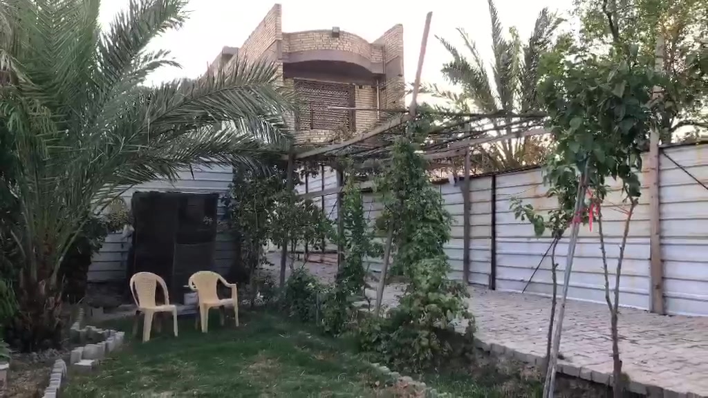 للبيع دار طابو ملك صرف 150متر 7.50×20 زنجيل على شارعين+تشجير ملاصق للدار بحدود ال 300متر البيت مباشر على السدة شارع 15 وشارع10 
طابق واحد استقبال مطبخ صاله صيحات غرفة نوم عدد2
الزعفرانية حي الأمانة مباشر على سدة الجنابيين 
للأستفسار اكثر الاتصال على الرقم التالي *********** علي حامد الجواري مكتب المهيب للوساطة العقارية وأنجاز المعاملات
