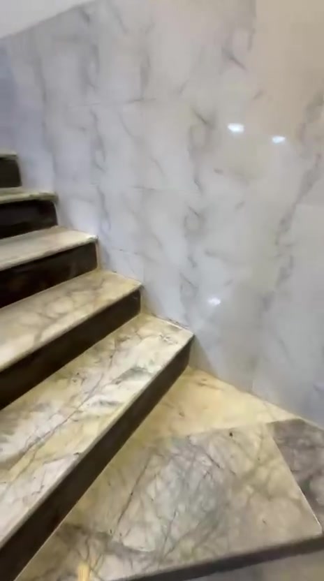 مشتمل للبيع مساحه ١٠٠م بناء حديث زيرو طابقين حي الجهاد الامانه الاتصال على الهاتف ***********او ***********واتساب
