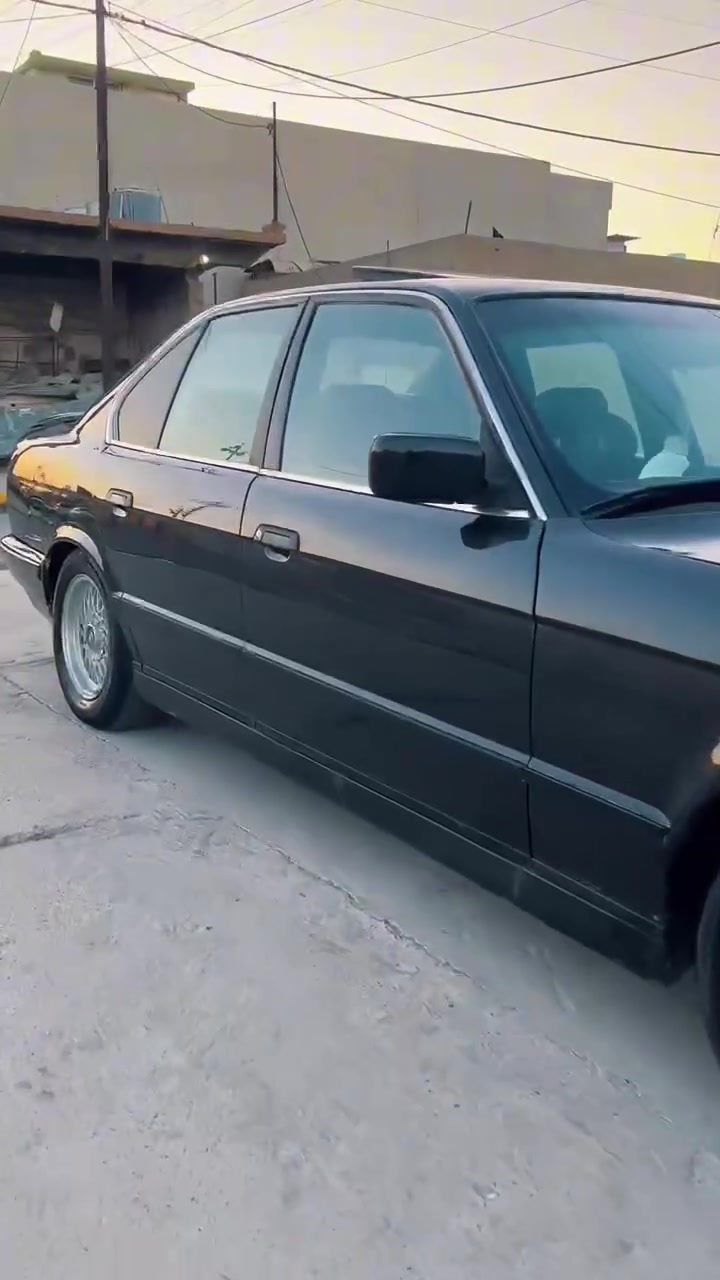 للبيع BMW 525i
اصل وفصل
رقم نينوى مسطرة بسمي سنويه وهزة جديدة مع كوبون
كير اوتوماتيك دبل اوفر
تبريد ثلج قطعتين 
غرفتها جلد بالجيس
فتحه سلايت بي قطعتين صبغ بدون دواخل 
اربع جامات كهربائي 
لايتات زنون 
والباقي كدام العين 
السعر 65
الرقم ***********
***********
